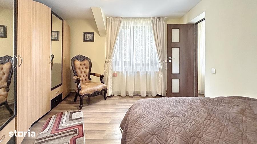 Casă cu 7 camere cu Teren 670 Mp în Centrul Istoric