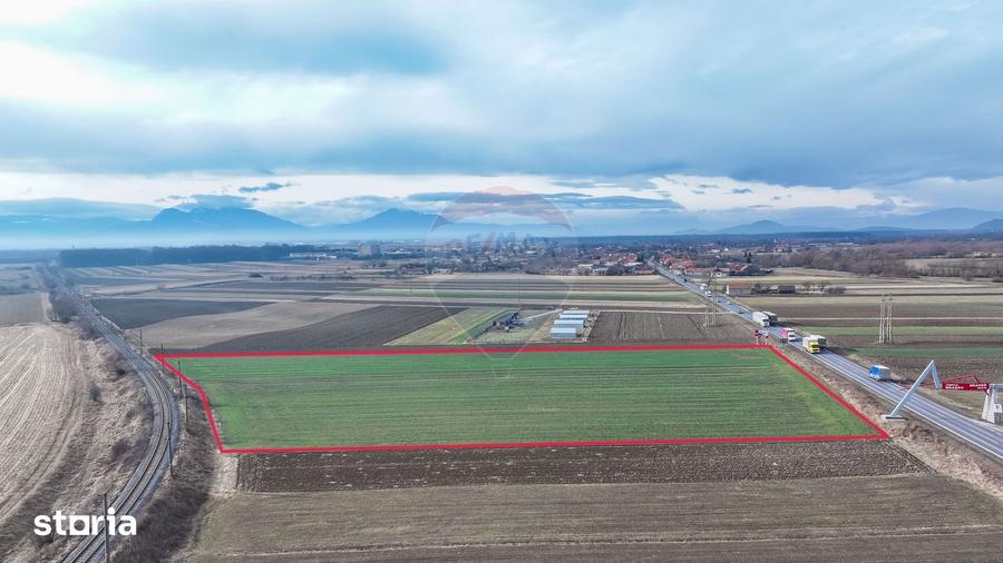 Teren de 5300 mp, în Prejmer
