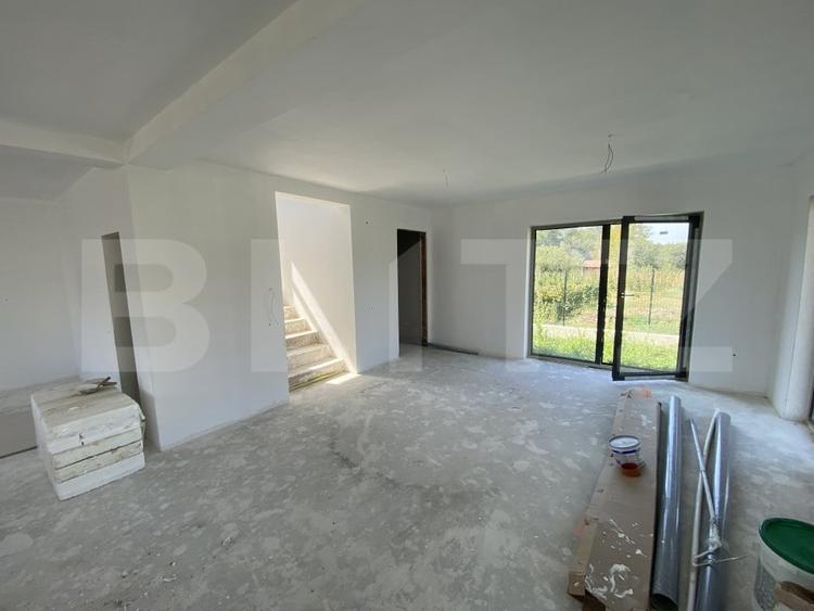 Casă individuală cu 4 camere cu Teren 500 Mp în Exterior Sud