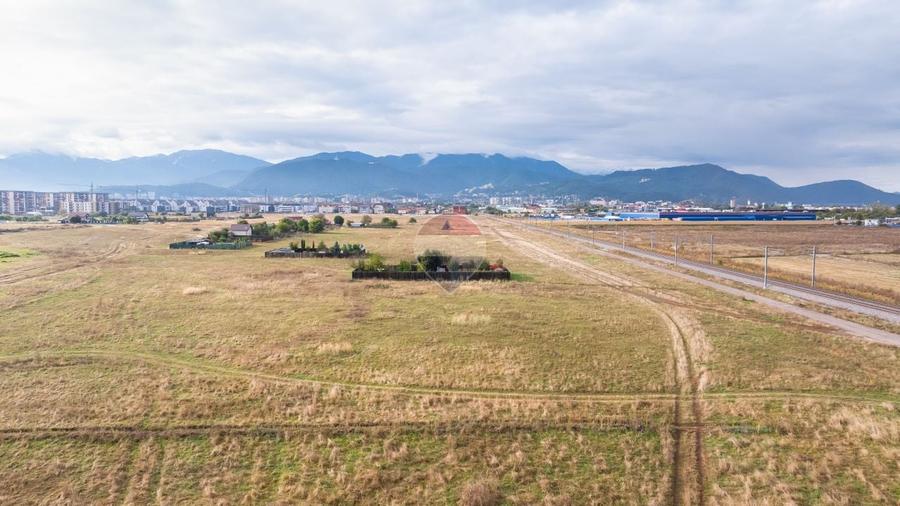 Teren Construcții intravilan de 532 mp, în Tractorul