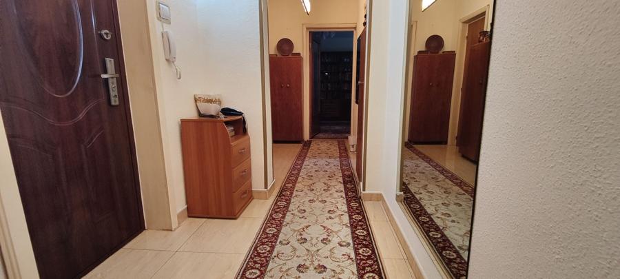 Apartament cu 4 camere decomandat în Crângași