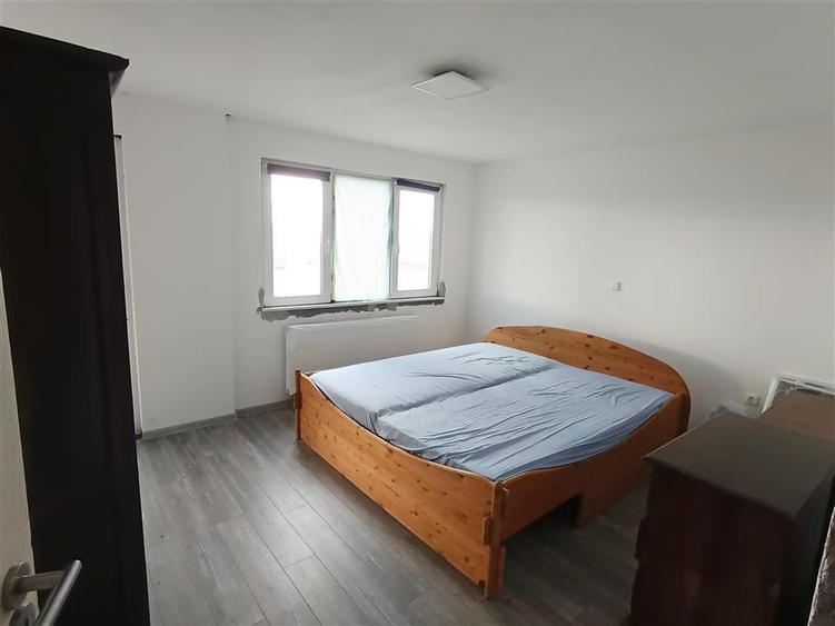 Casă cu 6 camere cu Teren 1900 Mp în Exterior Nord