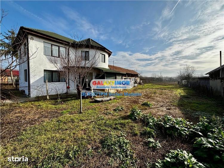 Casă cu 4 camere cu Teren 1712 Mp în Drăgănești