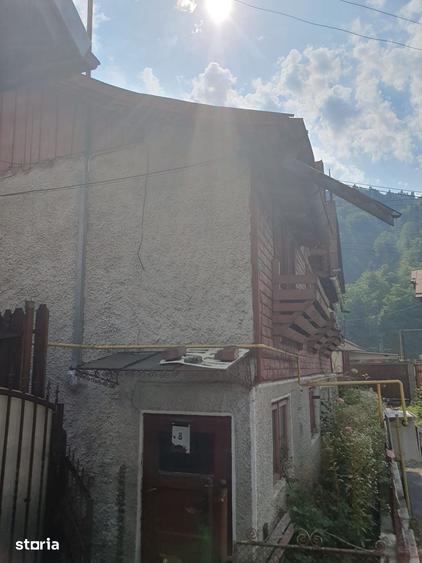 Casă cu Teren 327 Mp în Central