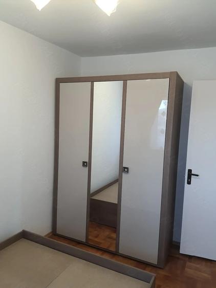 Apartament cu 3 camere semidecomandat în Autogară