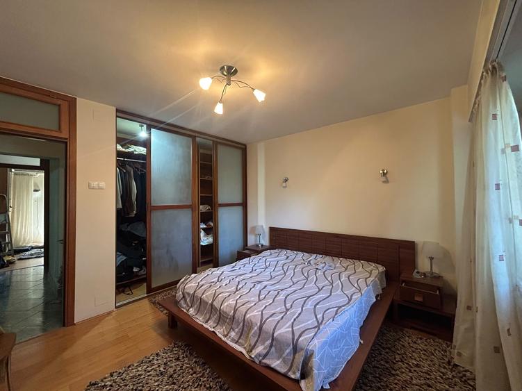 Apartament cu 3 camere în Calea Călărașilor