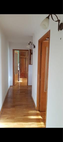 Casă cu 3 camere în Central