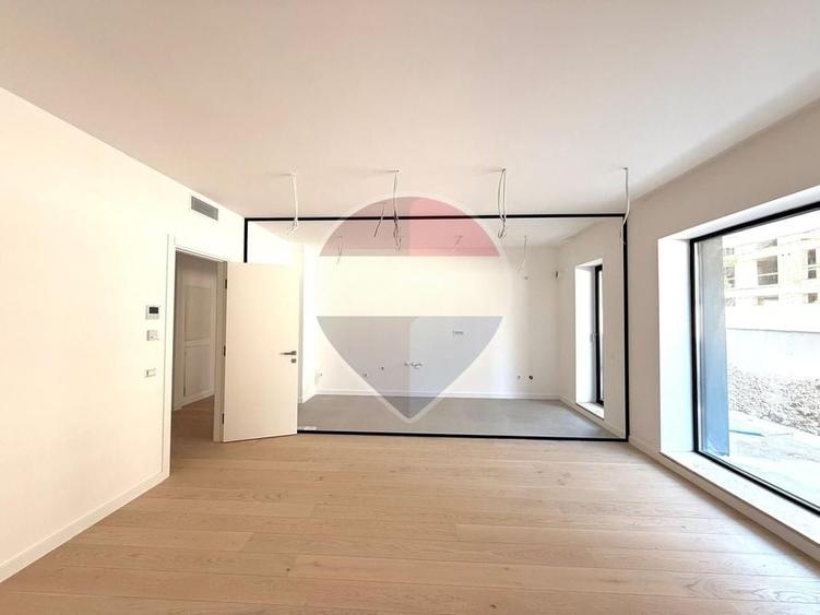 Apartament cu 3 camere decomandat în Aviației