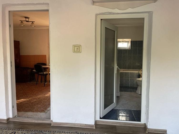 Casă cu 4 camere în Băilești