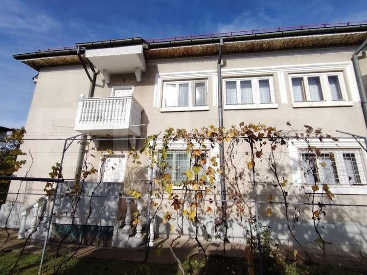 Casă individuală cu 5 camere cu Canalizare în Brestei