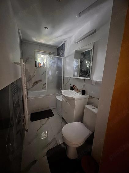 Apartament cu 3 camere decomandat în Horia