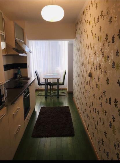 Garsonieră decomandată în Decebal