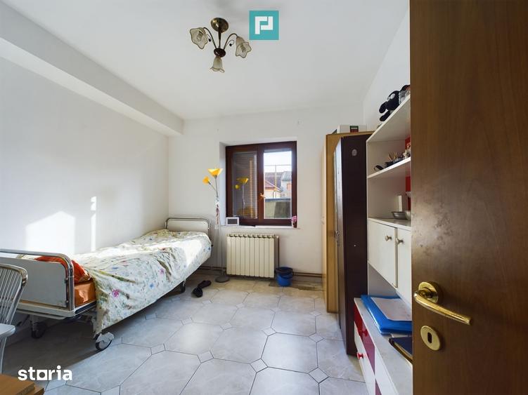 Casă cu 5 camere cu Teren 487 Mp în Mehala