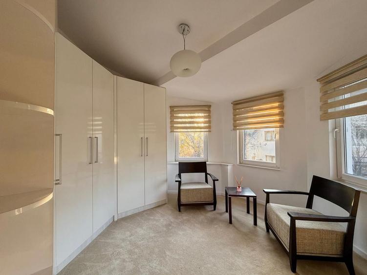 Duplex cu 5 camere cu Canalizare în Iancu Nicolae