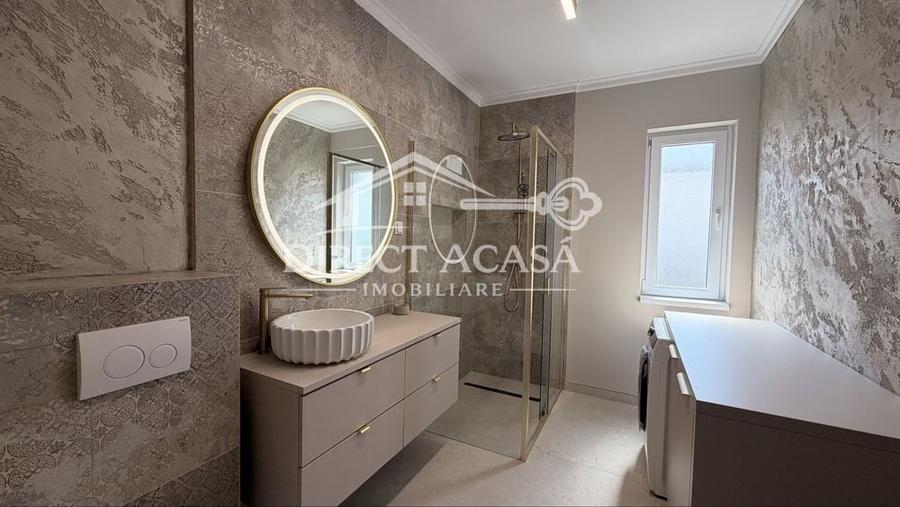 Casă individuală cu 4 camere cu Canalizare în Central