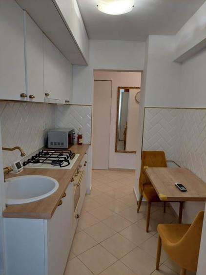 Apartament cu 2 camere decomandat, mobilat în Podul de Fier