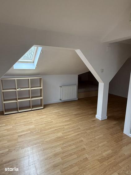 Casă cu 5 camere cu Teren 200 Mp în Central