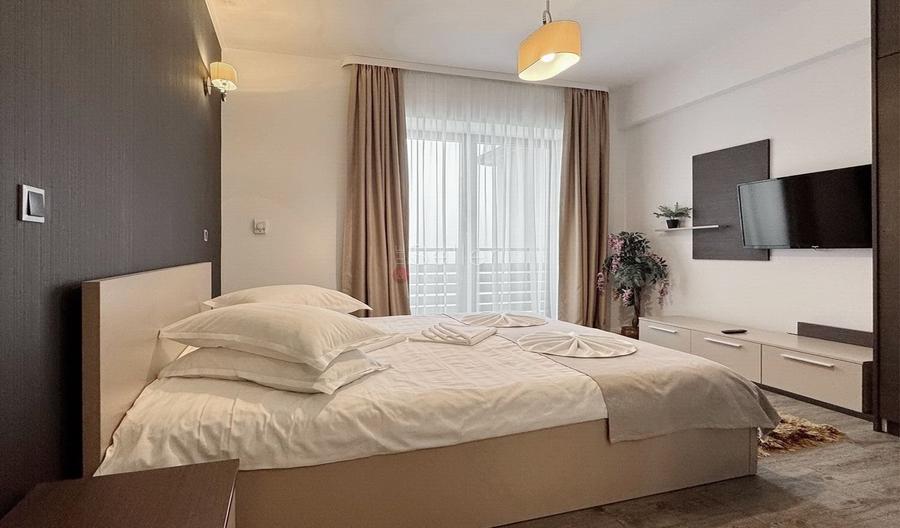 Apartament cu 4 camere decomandat, mobilat în Poiana Brașov