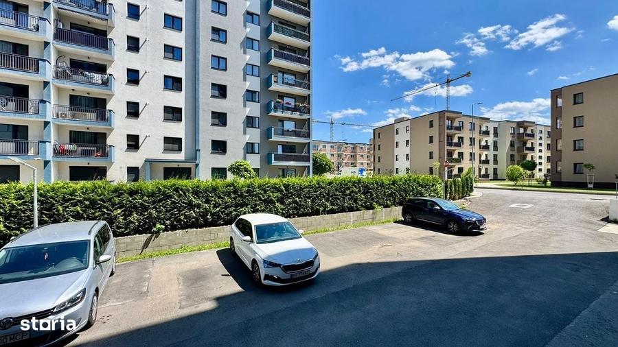 Apartament cu 4 camere în Tractorul