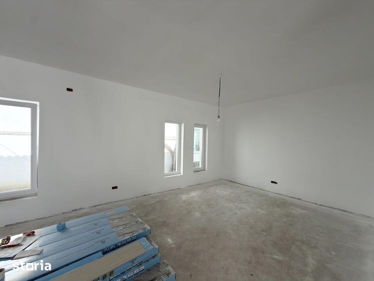 Casă cu 3 camere cu Teren 275 Mp în Sânmihaiu Român