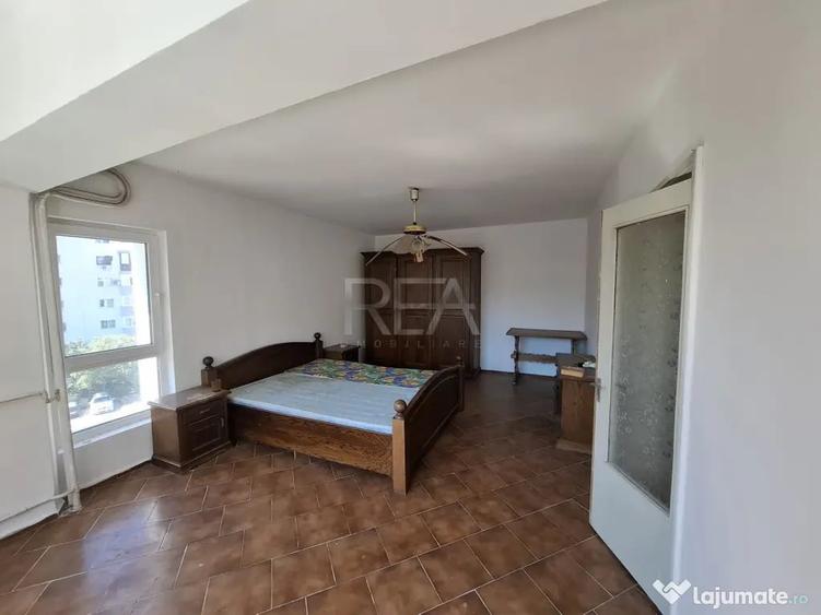 Apartament cu 3 camere decomandat în Gorjului