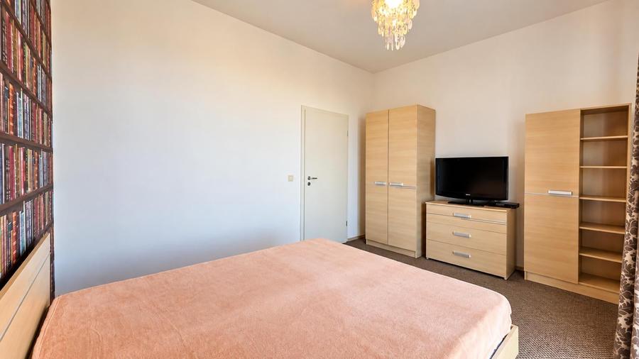 Penthouse cu 2 camere decomandat în Avantgarden