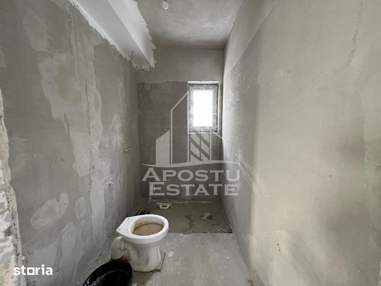 Casă cu 4 camere cu Teren 180 Mp în Ghiroda