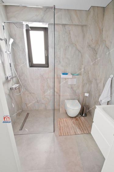 Apartament cu 3 camere decomandat, mobilat în