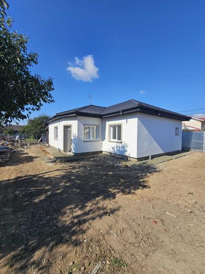 Casă cu 2 camere în Central
