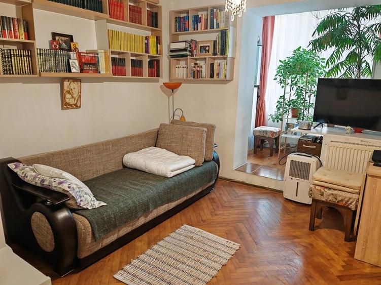 Apartament cu 2 camere nedecomandat, mobilat în Central