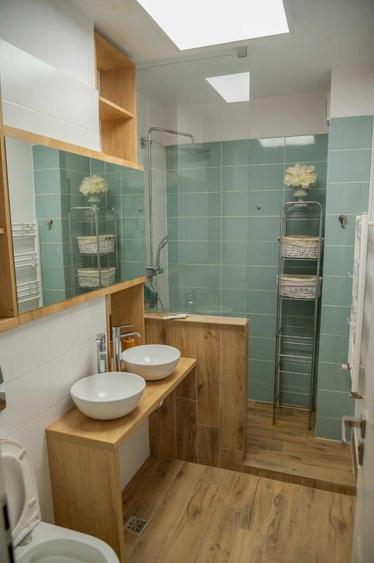 Apartament cu 3 camere decomandat în Exterior Vest