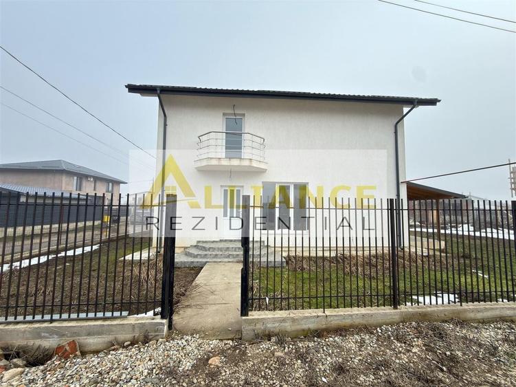 Casă individuală cu 5 camere decomandat cu Canalizare în Berceni