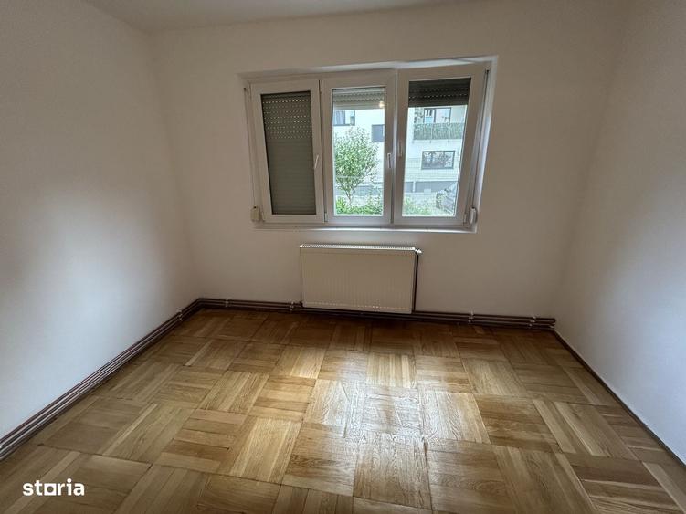 Apartament cu 3 camere în Romanilor