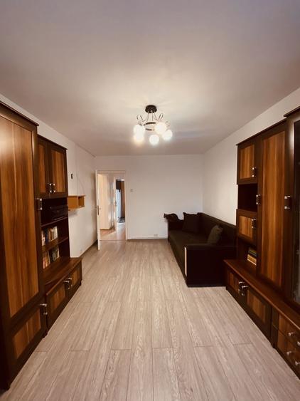 Apartament cu 2 camere decomandat în Colonia Bod