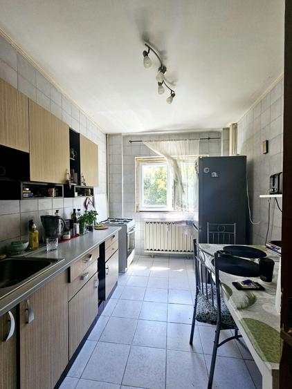 Casă cu 4 camere în Runcu