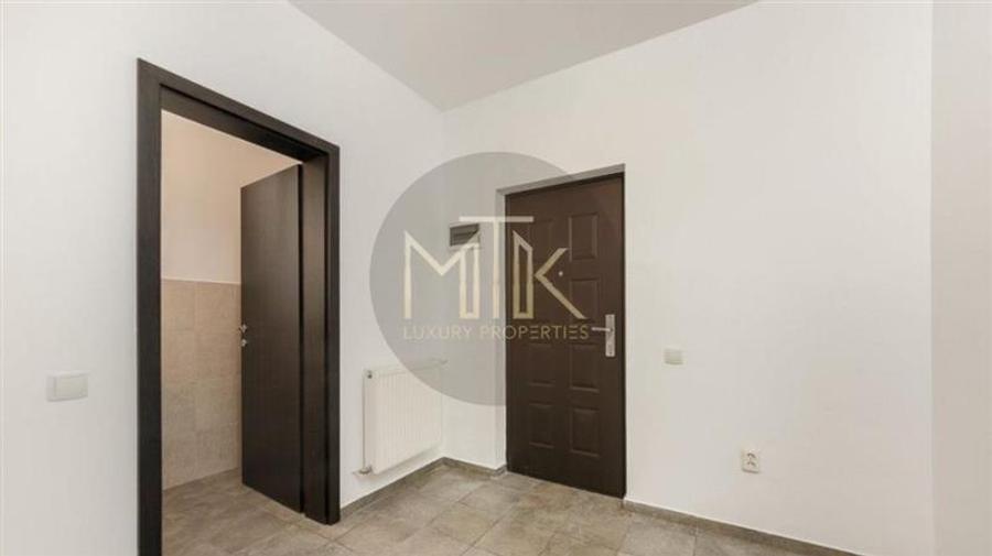 Duplex cu 4 camere cu Piscina în Aviației