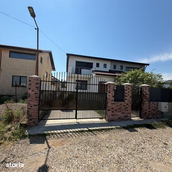 Casă cu 4 camere cu Teren 271 Mp în Balotești