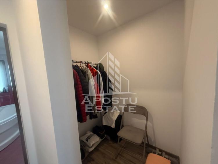 Casă individuală cu 5 camere cu Canalizare în Lipovei