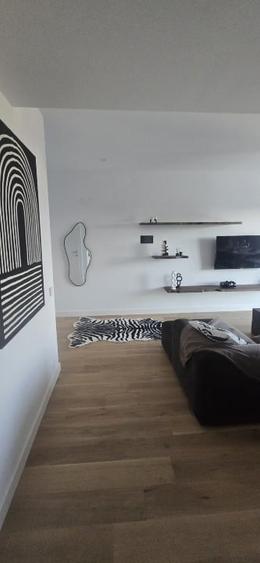 Apartament cu 2 camere semidecomandat, mobilat în Străulești