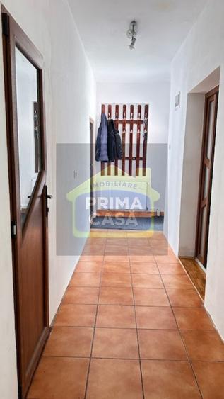 Casă individuală cu 4 camere cu Canalizare în Central