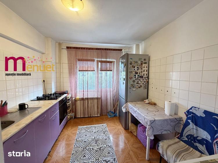 Apartament cu 2 camere decomandat în Faleză