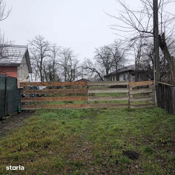 Teren de 4260 mp, în Răchiți
