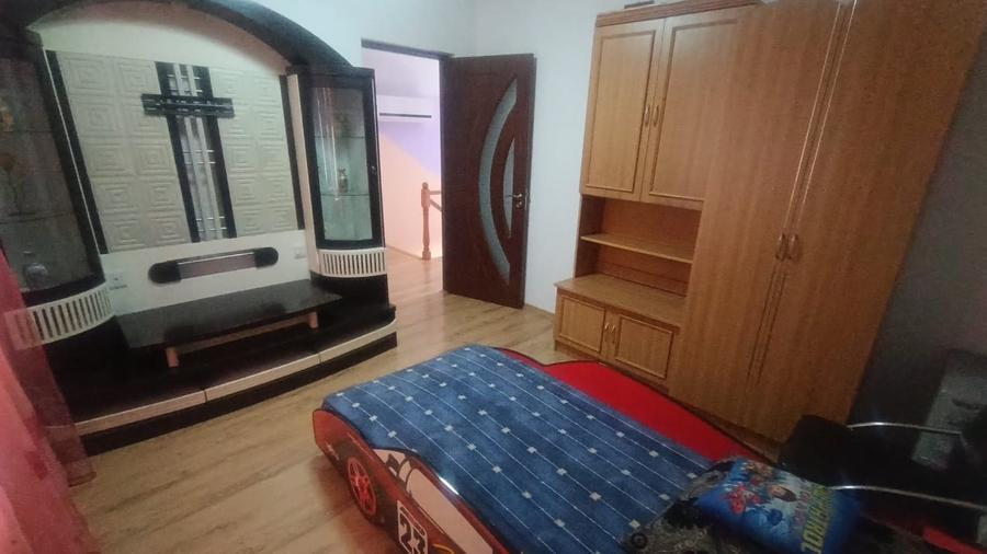 Casă individuală cu 5 camere cu Canalizare în Brestei