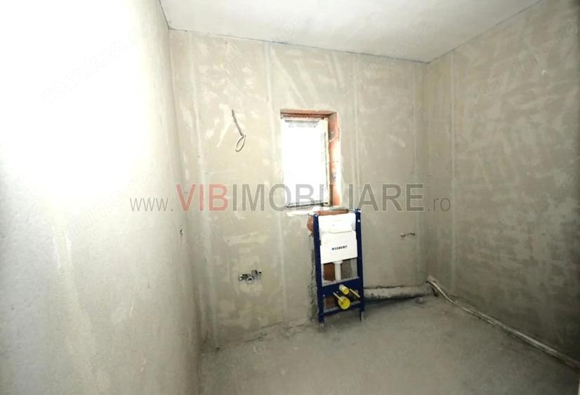 Casă cu Teren 240 Mp în Central