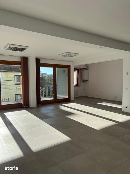 Spațiu comercial, de 120 mp, în Central