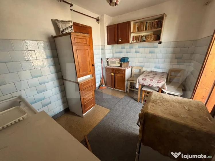 Apartament cu 3 camere decomandat în Micro 12