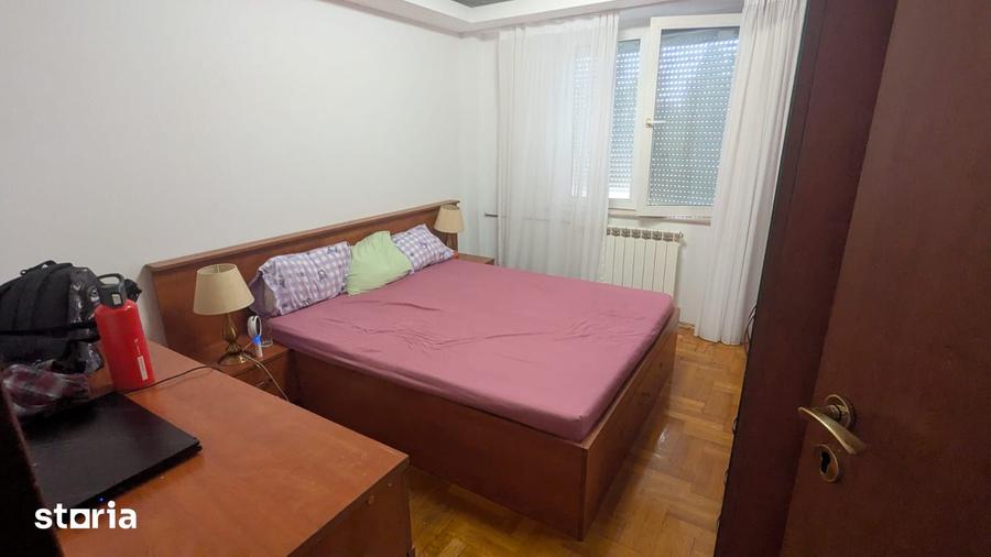 Apartament cu 4 camere semidecomandat, mobilat în Apărătorii Patriei