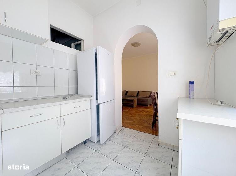 Apartament cu 3 camere decomandat în Medicină