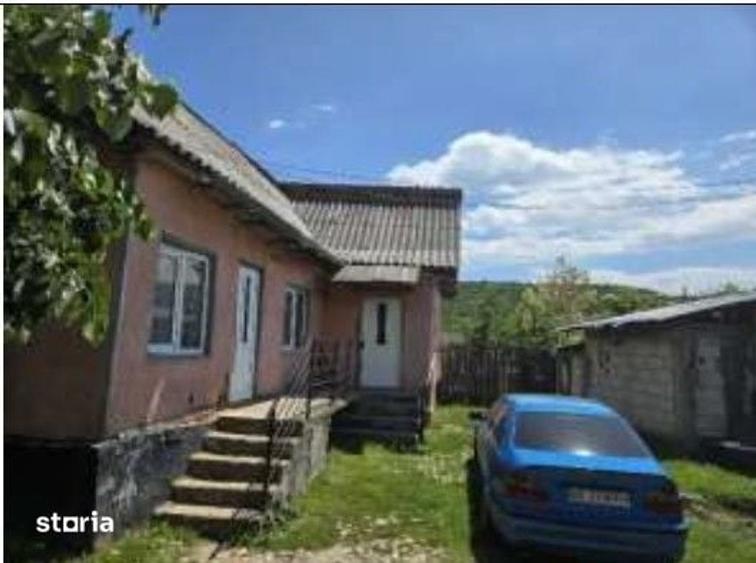 Casă cu 3 camere cu Teren 1609 Mp în Central