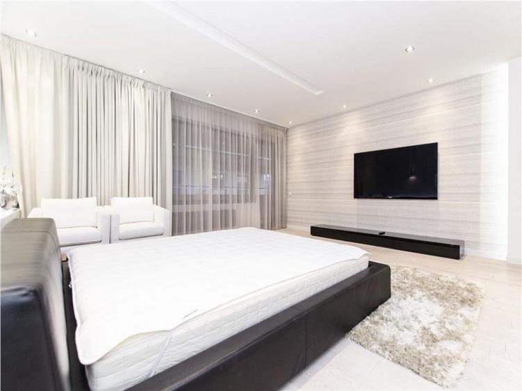 Apartament cu 4 camere semidecomandat în Ultracentral